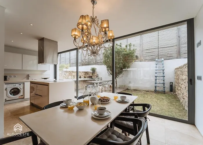 Quaint & Chic Seaside Villa Santa Cruz (Oeste)