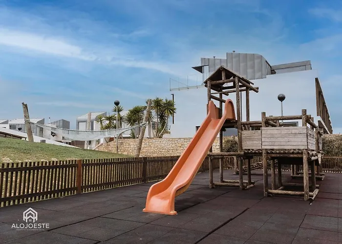 Quaint & Chic Seaside Villa Santa Cruz (Oeste)