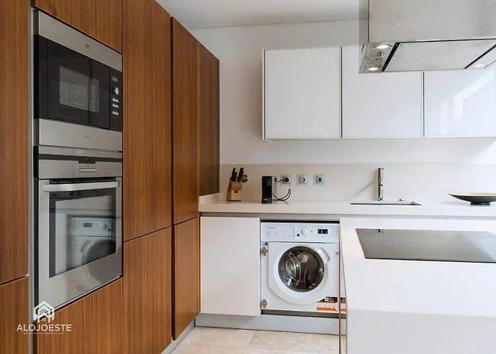 Quaint & Chic Seaside Villa *