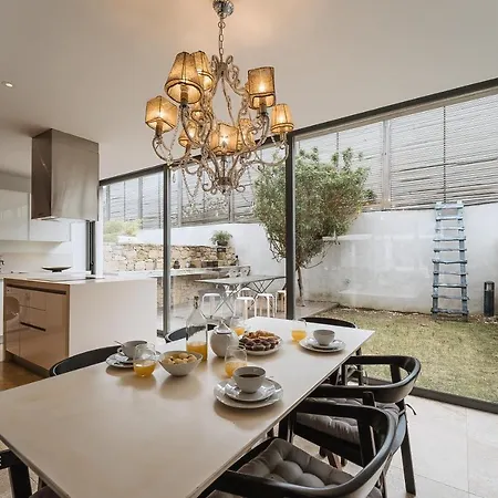 Quaint & Chic Seaside Villa Santa Cruz