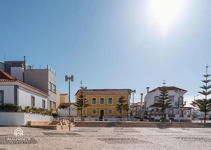 Quaint & Chic Seaside Villa *
